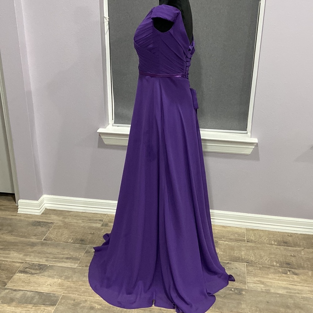 Night gown 💜 - Picture 7 of 10